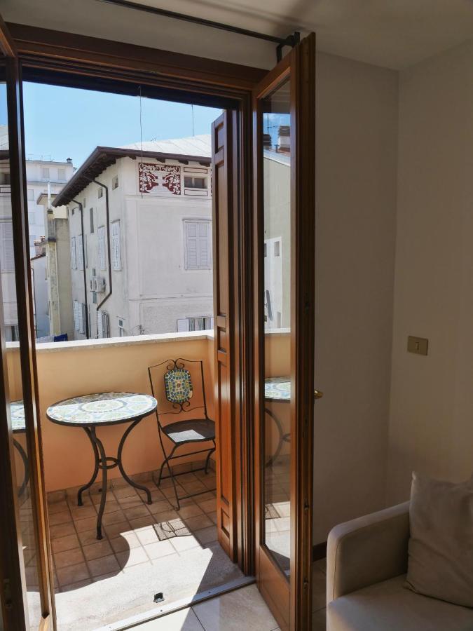 Lounge Del Duca, Centralissimo Bicamere Su Due Livelli - Posto Auto A Richesta Grado Extérieur photo